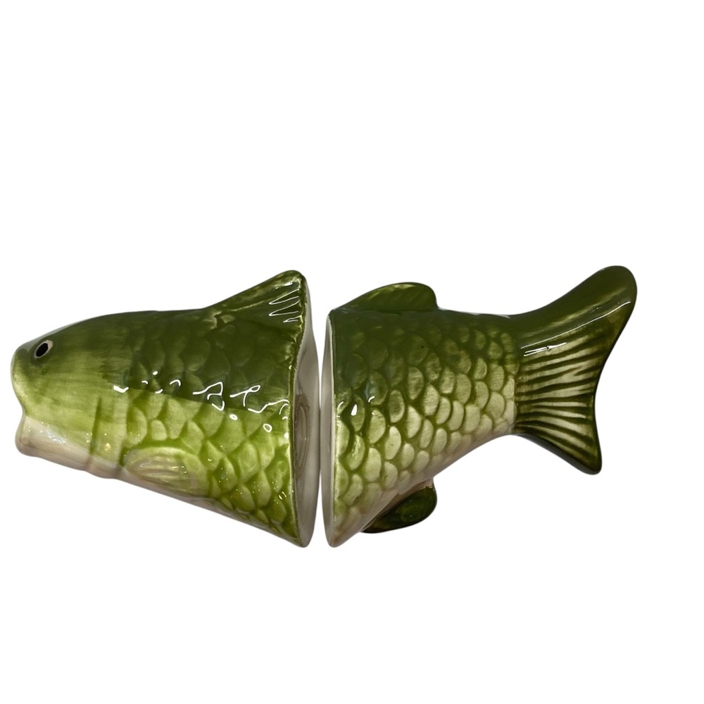 Vtg Rainbow Trout Fish Head & Tail Salt & Pepper Shakers Cabin Lake Fisherman